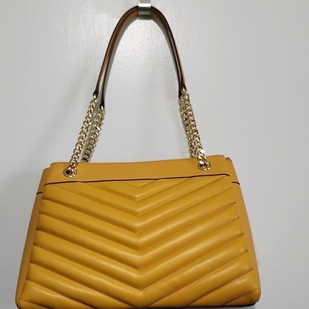 🌷🪻MICHAEL KORS Whitney Golden Rod Shoulder Tote NWT